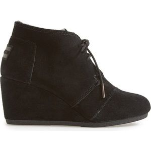 Tom’s Desert wedge bootie